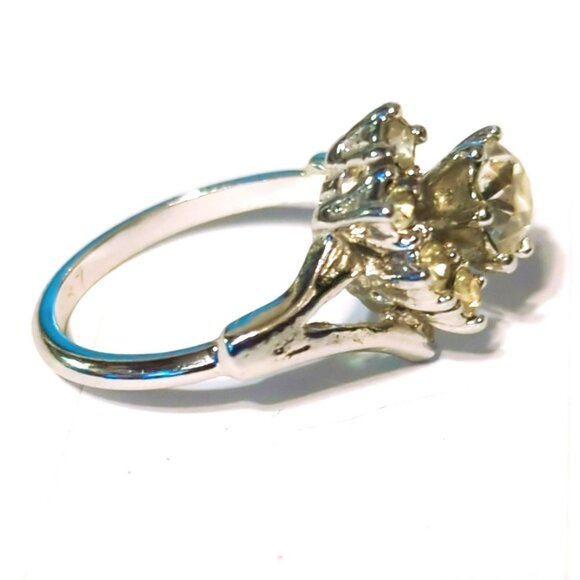 Silver-Tone Ring With Multi-Stone Crystal Design Size 7 - Picture 3 of 5